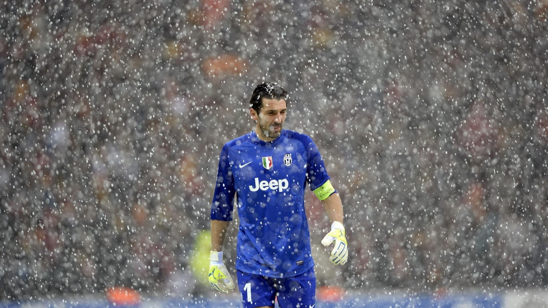 瑞士队在巴黎奥运会比赛中多次利用边路进攻,瑞士队夺冠